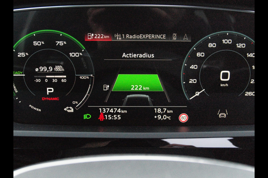 Audi e-tron 55 quattro Business edition Plus 95 kWh | 91% | Panoramadak | Apple Carplay | Trekhaak | Parkeersensoren | Adaptieve Cruise Control |