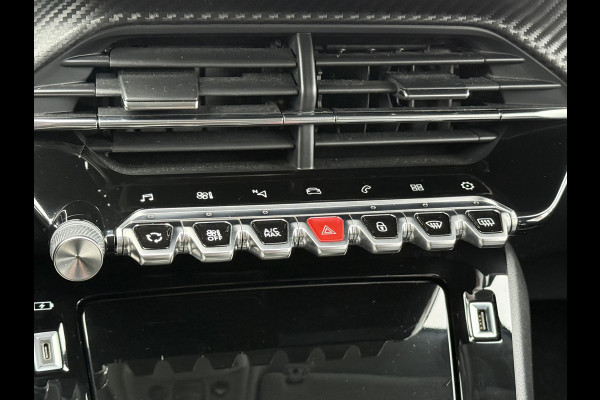 Peugeot 2008 BWJ 2021 | 1.2PT 101PK Allure | TREKHAAK | CAMERA A | CLIMA | NAVI | CRUISE | PRIVACY GLASS | CARPLAY |