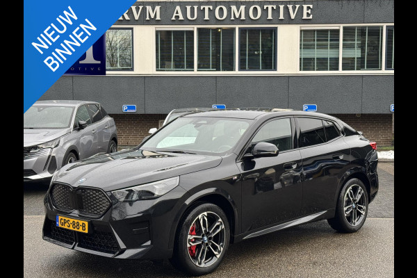 BMW iX2 eDrive20 67 kWh M SPORT | ORIG NL AUTO | 1E EIG. | TOPSTAAT! | 100% ONGEVAL VERLEDEN VRIJ! | DAB+ | ACTIVE GUARD | PARK PACKAGE | COMFORT ACCES | STOELVERWARMING ETC