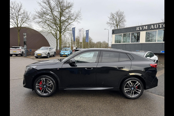 BMW iX2 eDrive20 67 kWh M SPORT | ORIG NL AUTO | 1E EIG. | TOPSTAAT! | 100% ONGEVAL VERLEDEN VRIJ! | DAB+ | ACTIVE GUARD | PARK PACKAGE | COMFORT ACCES | STOELVERWARMING ETC