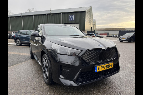 BMW iX2 eDrive20 67 kWh M SPORT | ORIG NL AUTO | 1E EIG. | TOPSTAAT! | 100% ONGEVAL VERLEDEN VRIJ! | DAB+ | ACTIVE GUARD | PARK PACKAGE | COMFORT ACCES | STOELVERWARMING ETC