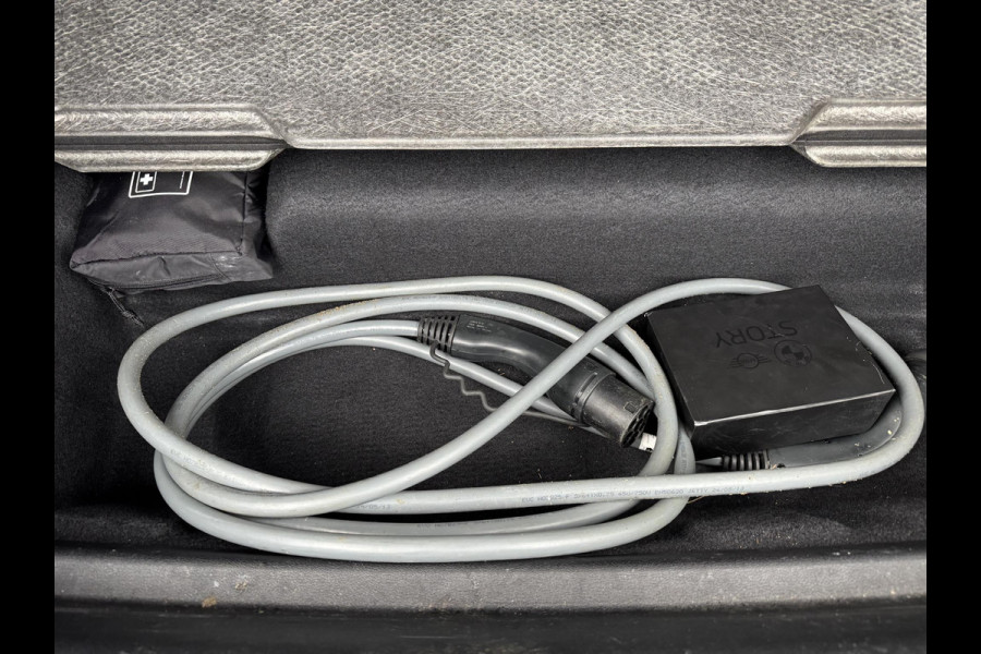 BMW iX2 eDrive20 67 kWh M SPORT | ORIG NL AUTO | 1E EIG. | TOPSTAAT! | 100% ONGEVAL VERLEDEN VRIJ! | DAB+ | ACTIVE GUARD | PARK PACKAGE | COMFORT ACCES | STOELVERWARMING ETC