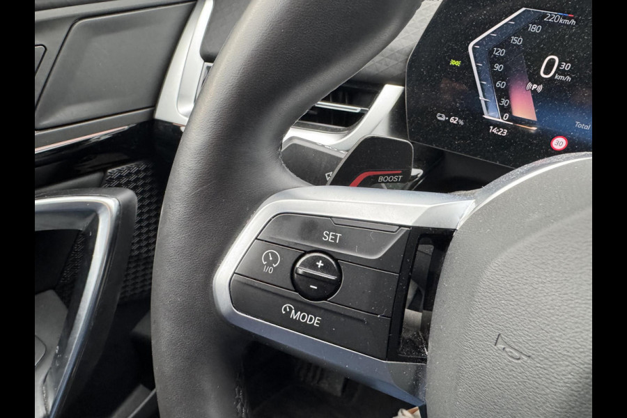 BMW iX2 eDrive20 67 kWh M SPORT | ORIG NL AUTO | 1E EIG. | TOPSTAAT! | 100% ONGEVAL VERLEDEN VRIJ! | DAB+ | ACTIVE GUARD | PARK PACKAGE | COMFORT ACCES | STOELVERWARMING ETC