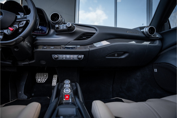 Ferrari F8 Spider 3.9 V8 HELE - Origineel NL | Akrapovic 50 Years | Nero | Carbon Racing Seats | Lift | Camera