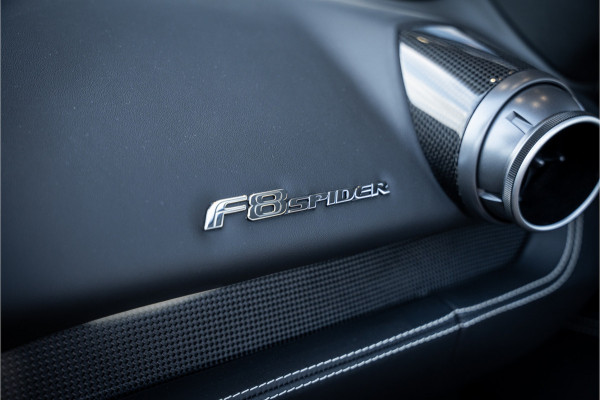 Ferrari F8 Spider 3.9 V8 HELE - Origineel NL | Akrapovic 50 Years | Nero | Carbon Racing Seats | Lift | Camera