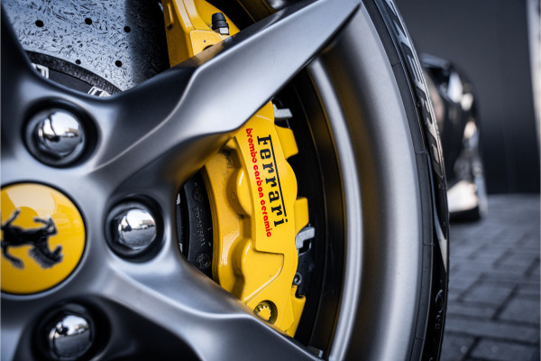 Ferrari F8 Spider 3.9 V8 HELE - Origineel NL | Akrapovic 50 Years | Nero | Carbon Racing Seats | Lift | Camera