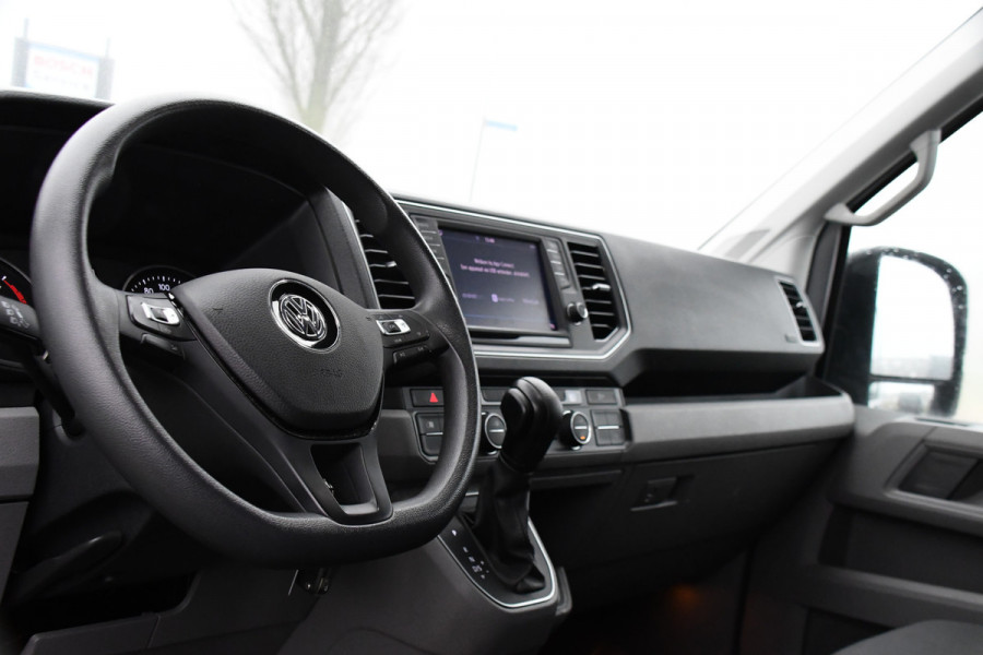 Volkswagen Crafter 35 2.0 TDI L4H4 Highline Adaptieve Cruise, Camera, Carplay, LED, Clima, Automaat, Sensoren, 177pk, Trekhaak, Sensoren, Uniek! camper project