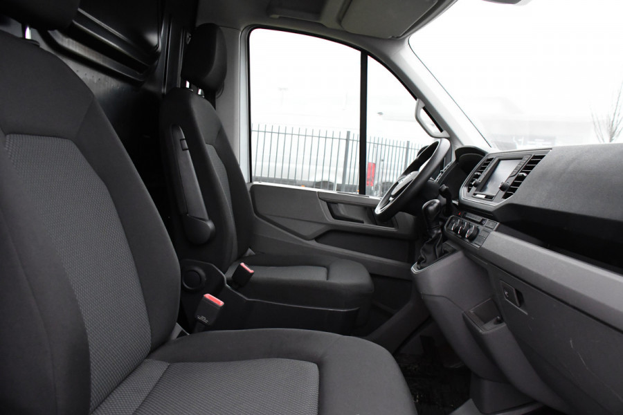 Volkswagen Crafter 35 2.0 TDI L4H4 Highline Adaptieve Cruise, Camera, Carplay, LED, Clima, Automaat, Sensoren, 177pk, Trekhaak, Sensoren, Uniek! camper project