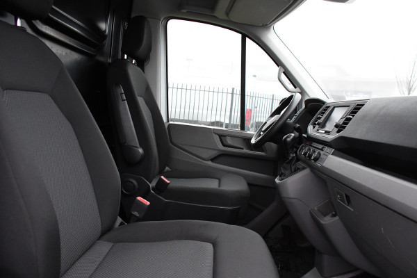 Volkswagen Crafter 35 2.0 TDI L4H4 Highline Adaptieve Cruise, Camera, Carplay, LED, Clima, Automaat, Sensoren, 177pk, Trekhaak, Sensoren, Uniek! camper project