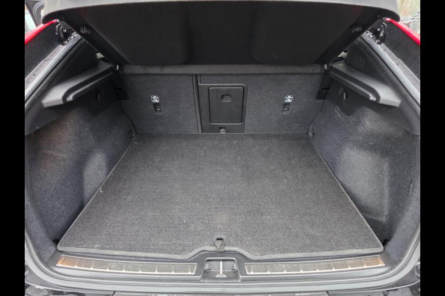 Volvo C40 Recharge Twin Ultimate 82 kWh Harman Kardon, elektr. stoelen met memory, elektr. achterklep, panorama glasdak wordt verwacht