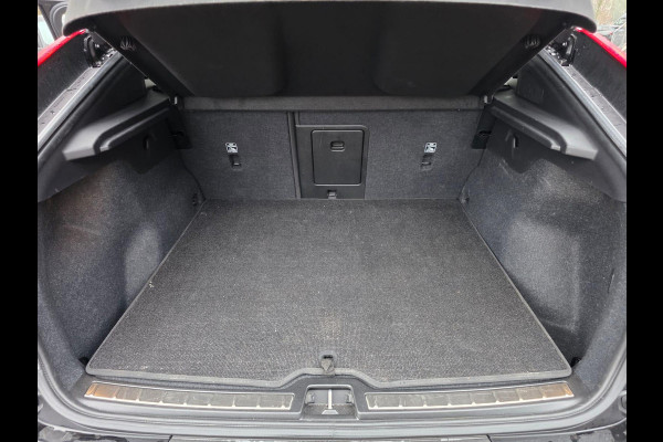 Volvo C40 Recharge Twin Ultimate 82 kWh Harman Kardon, elektr. stoelen met memory, elektr. achterklep, panorama glasdak wordt verwacht