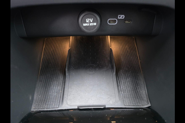 Volvo C40 Recharge Twin Ultimate 82 kWh Harman Kardon, elektr. stoelen met memory, elektr. achterklep, panorama glasdak wordt verwacht