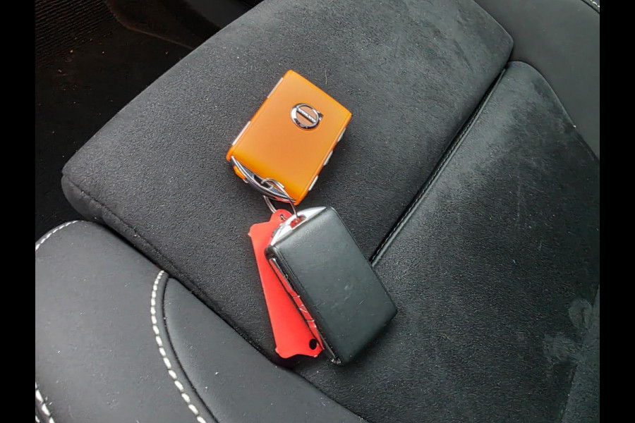 Volvo C40 Recharge Twin Ultimate 82 kWh Harman Kardon, elektr. stoelen met memory, elektr. achterklep, panorama glasdak wordt verwacht