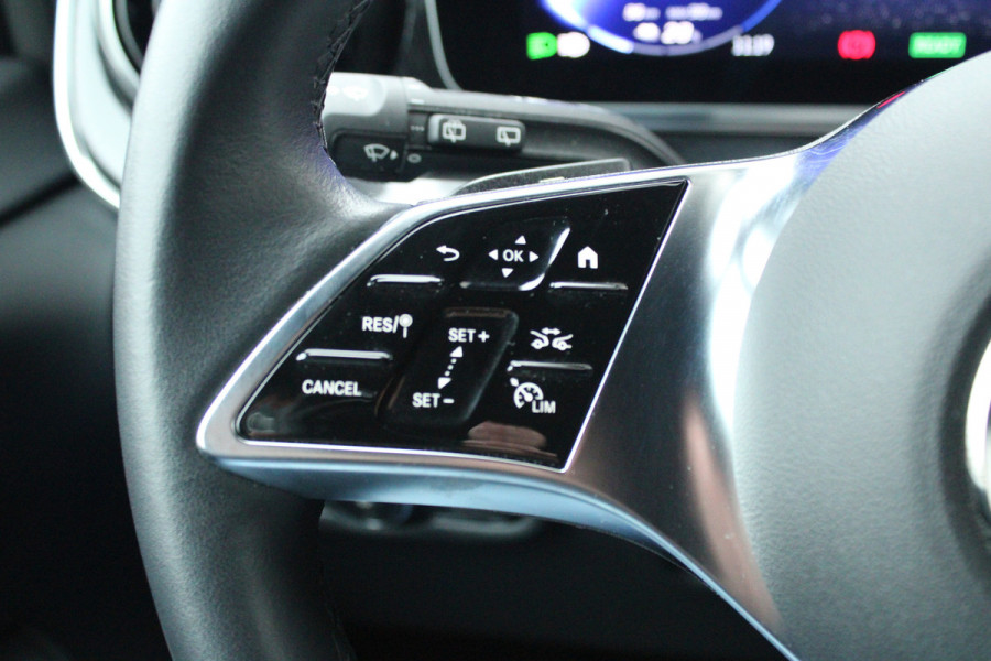 Mercedes-Benz Eqv 300 L2 / New Model / 6-Persoons / Standkachel / Distronic / Camera / Led / NIEUWSTAAT