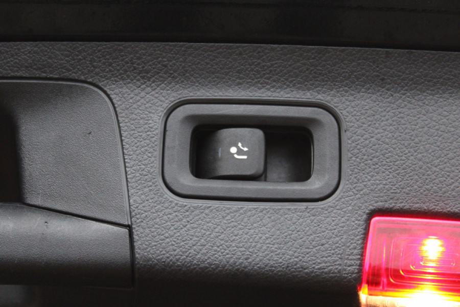 Mercedes-Benz A-Klasse 250 e Business PHEV AMG ORG NL PANO SFEER MATRIX LED 116000KM!!!