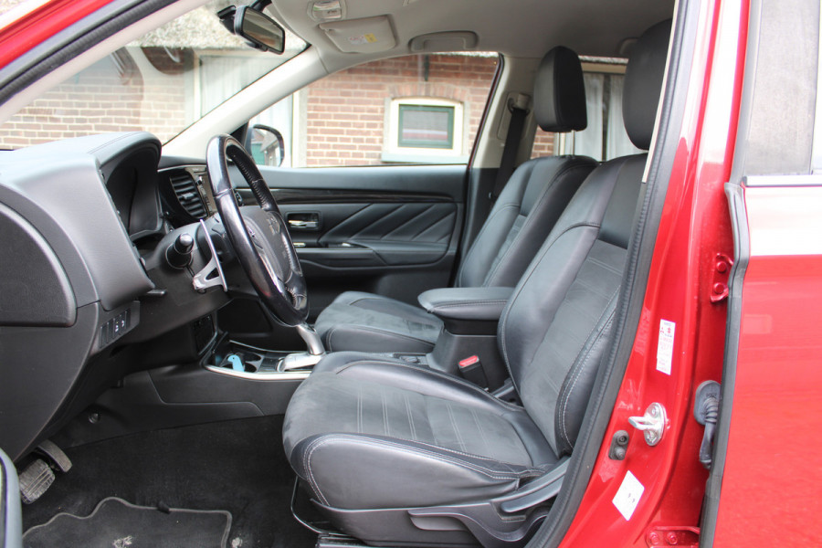 Mitsubishi Outlander 2.0 PHEV Premium 4WD NAVI TREKHAAK ECC 112000KM!!