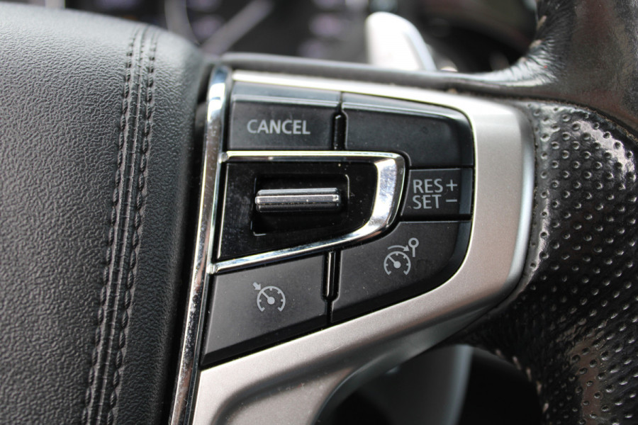 Mitsubishi Outlander 2.0 PHEV Premium 4WD NAVI TREKHAAK ECC 112000KM!!