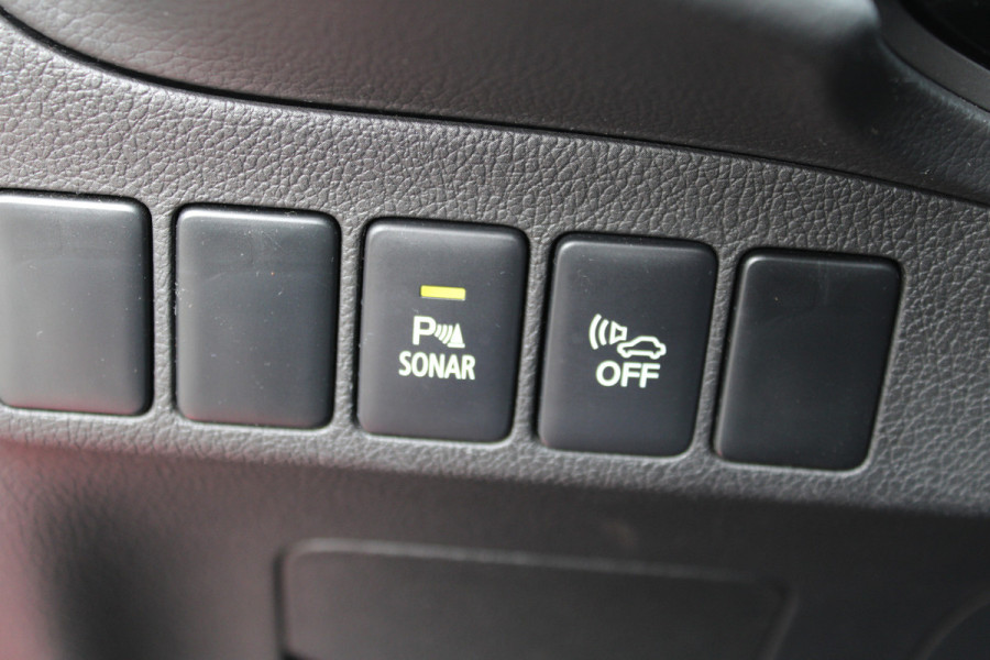 Mitsubishi Outlander 2.0 PHEV Premium 4WD NAVI TREKHAAK ECC 112000KM!!