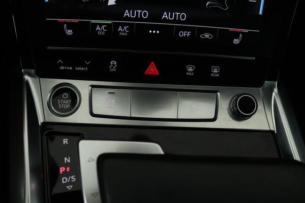 Audi e-tron Sportback 50 quattro Business edition Plus 71 kWh (PANORAMADAK, STOELVERWARMING, DIGITALE COCKPIT, ACHTERUITRIJCAMERA)