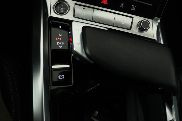 Audi e-tron Sportback 50 quattro Business edition Plus 71 kWh (PANORAMADAK, STOELVERWARMING, DIGITALE COCKPIT, ACHTERUITRIJCAMERA)