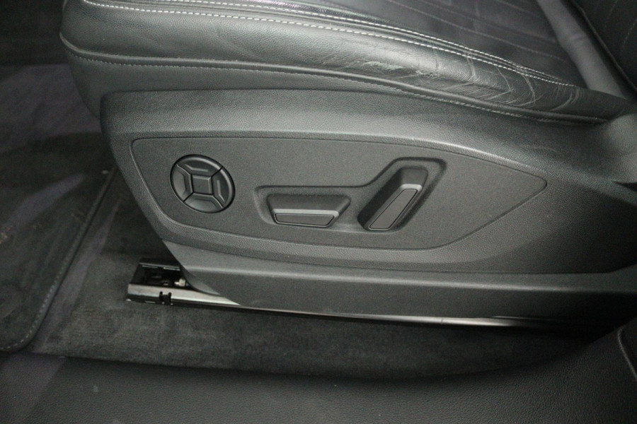 Audi e-tron Sportback 50 quattro Business edition Plus 71 kWh (PANORAMADAK, STOELVERWARMING, DIGITALE COCKPIT, ACHTERUITRIJCAMERA)