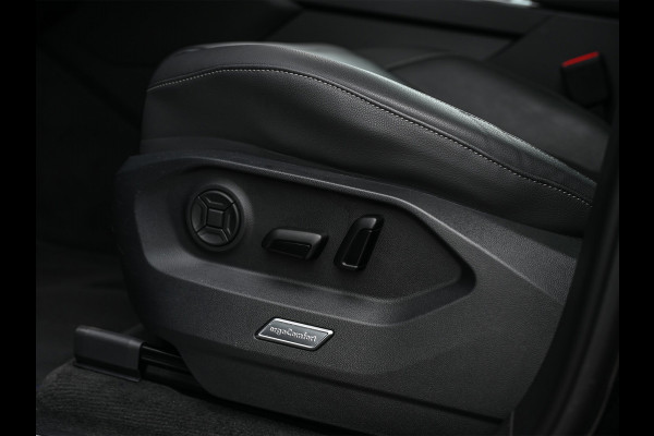 Volkswagen Touareg 3.0 TSi 4MOTION R · Panoramadak · Luchtvering · Adaptive Cruise Control · Memory Seats · Camera · Keyless entree · Blis · Ambian