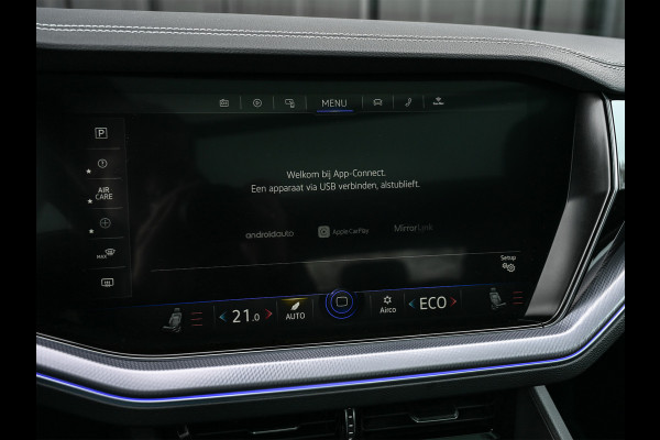 Volkswagen Touareg 3.0 TSi 4MOTION R · Panoramadak · Luchtvering · Adaptive Cruise Control · Memory Seats · Camera · Keyless entree · Blis · Ambian