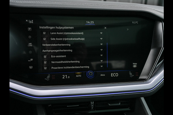 Volkswagen Touareg 3.0 TSi 4MOTION R · Panoramadak · Luchtvering · Adaptive Cruise Control · Memory Seats · Camera · Keyless entree · Blis · Ambian
