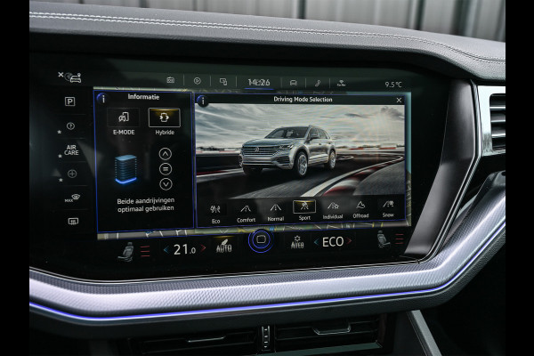 Volkswagen Touareg 3.0 TSi 4MOTION R · Panoramadak · Luchtvering · Adaptive Cruise Control · Memory Seats · Camera · Keyless entree · Blis · Ambian