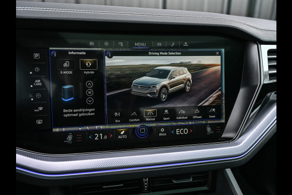 Volkswagen Touareg 3.0 TSi 4MOTION R · Panoramadak · Luchtvering · Adaptive Cruise Control · Memory Seats · Camera · Keyless entree · Blis · Ambian