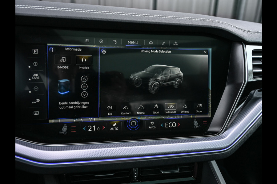 Volkswagen Touareg 3.0 TSi 4MOTION R · Panoramadak · Luchtvering · Adaptive Cruise Control · Memory Seats · Camera · Keyless entree · Blis · Ambian