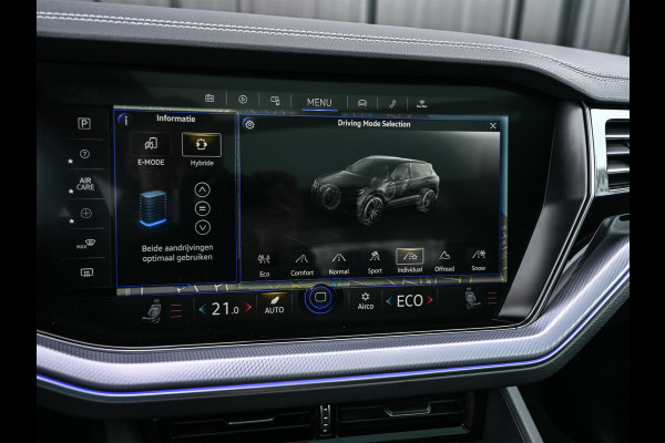 Volkswagen Touareg 3.0 TSi 4MOTION R · Panoramadak · Luchtvering · Adaptive Cruise Control · Memory Seats · Camera · Keyless entree · Blis · Ambian