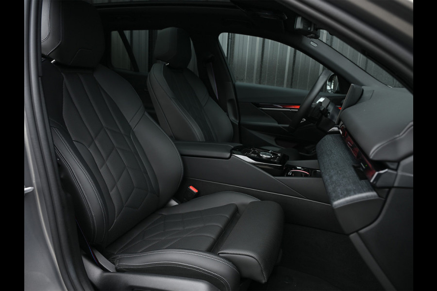 BMW 5 Serie Touring 530e xDrive · M Sportpaket Pro ·Harman Kardon · M Sport Suspension · Adaptive Led · Driving Assistant Plus · Ambient Lig