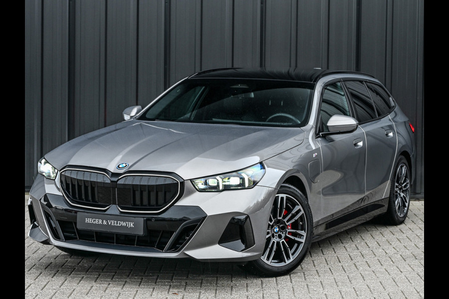 BMW 5 Serie Touring 530e xDrive · M Sportpaket Pro ·Harman Kardon · M Sport Suspension · Adaptive Led · Driving Assistant Plus · Ambient Lig