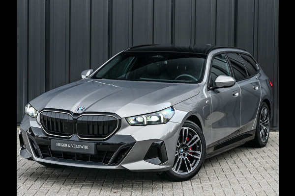 BMW 5 Serie Touring 530e xDrive · M Sportpaket Pro ·Harman Kardon · M Sport Suspension · Adaptive Led · Driving Assistant Plus · Ambient Lig