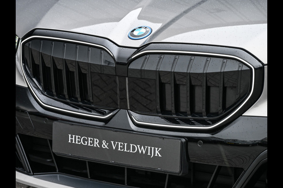 BMW 5 Serie Touring 530e xDrive · M Sportpaket Pro ·Harman Kardon · M Sport Suspension · Adaptive Led · Driving Assistant Plus · Ambient Lig