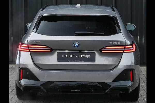 BMW 5 Serie Touring 530e xDrive · M Sportpaket Pro ·Harman Kardon · M Sport Suspension · Adaptive Led · Driving Assistant Plus · Ambient Lig