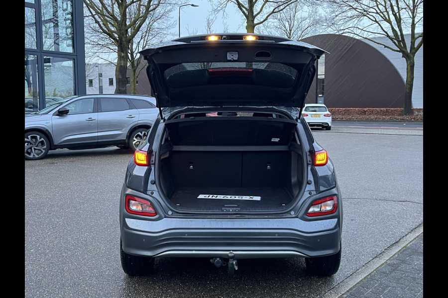 Hyundai Kona EV Premium 64 kWh SOH 100% | 3-Fase | Warmtepomp | Stoel- & Stuurverwarming | Afneembare Trekhaak | Volledig Hyundai-dealer onderhouden