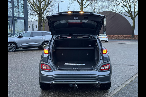 Hyundai Kona EV Premium 64 kWh SOH 100% | 3-Fase | Warmtepomp | Stoel- & Stuurverwarming | Afneembare Trekhaak | Volledig Hyundai-dealer onderhouden