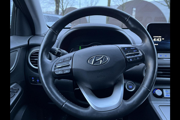 Hyundai Kona EV Premium 64 kWh SOH 100% | 3-Fase | Warmtepomp | Stoel- & Stuurverwarming | Afneembare Trekhaak | Volledig Hyundai-dealer onderhouden