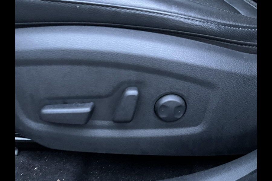 Hyundai Kona EV Premium 64 kWh SOH 100% | 3-Fase | Warmtepomp | Stoel- & Stuurverwarming | Afneembare Trekhaak | Volledig Hyundai-dealer onderhouden