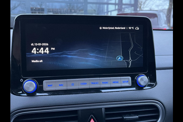 Hyundai Kona EV Premium 64 kWh SOH 100% | 3-Fase | Warmtepomp | Stoel- & Stuurverwarming | Afneembare Trekhaak | Volledig Hyundai-dealer onderhouden