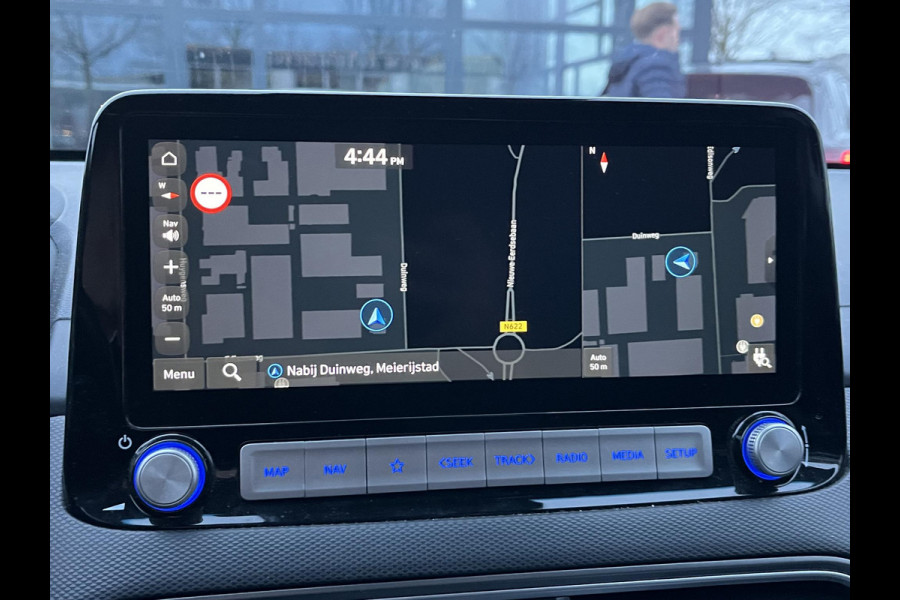 Hyundai Kona EV Premium 64 kWh SOH 100% | 3-Fase | Warmtepomp | Stoel- & Stuurverwarming | Afneembare Trekhaak | Volledig Hyundai-dealer onderhouden