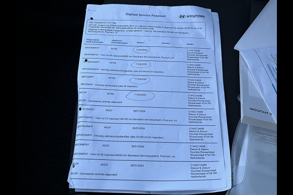 Hyundai Kona EV Premium 64 kWh SOH 100% | 3-Fase | Warmtepomp | Stoel- & Stuurverwarming | Afneembare Trekhaak | Volledig Hyundai-dealer onderhouden