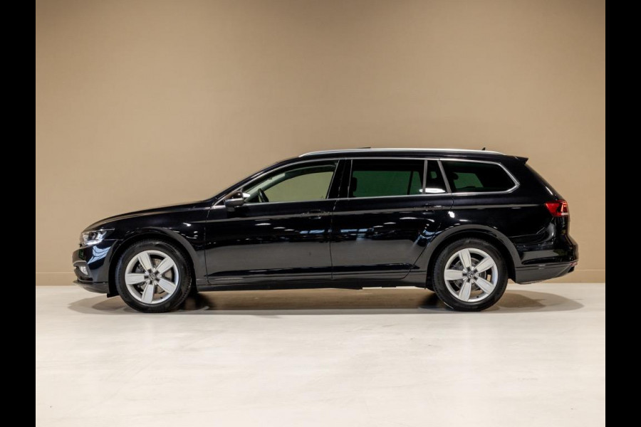 Volkswagen Passat Variant 1.5 TSI Comfort Business / 150pk / Panoramadak / Trekhaak / Achteruitrijcamera