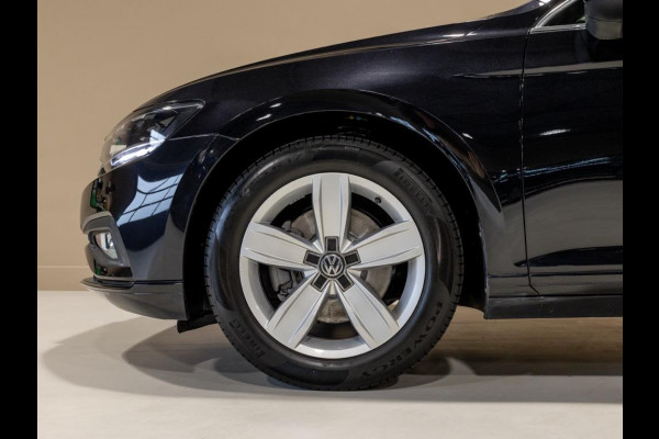 Volkswagen Passat Variant 1.5 TSI Comfort Business / 150pk / Panoramadak / Trekhaak / Achteruitrijcamera