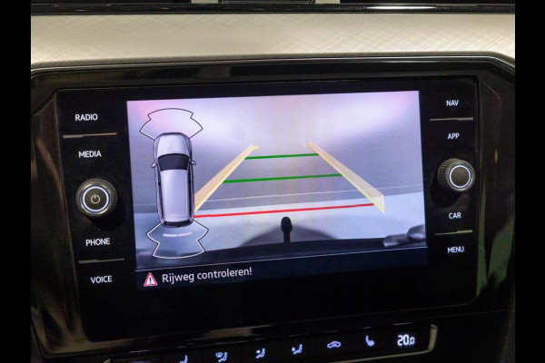 Volkswagen Passat Variant 1.5 TSI Comfort Business / 150pk / Panoramadak / Trekhaak / Achteruitrijcamera