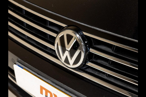 Volkswagen Passat Variant 1.5 TSI Comfort Business / 150pk / Panoramadak / Trekhaak / Achteruitrijcamera