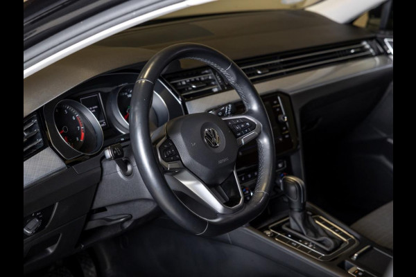 Volkswagen Passat Variant 1.5 TSI Comfort Business / 150pk / Panoramadak / Trekhaak / Achteruitrijcamera