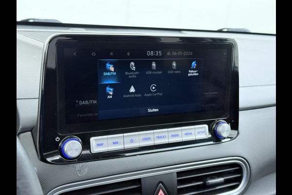 Hyundai Kona EV 64kWh SOH 100% Fase 3 Warmtepomp Leer+Elektr+Verwarmd+Gekoeld! Schuif-/kanteldak Head-Up Display Adap.Cruise Apple Carplay An Keyless Stuurverwarming Blind Spot Monitoring Lane Assist DAB Led Origineel Nederlandse Auto Super compleet! € 46000 nieuw